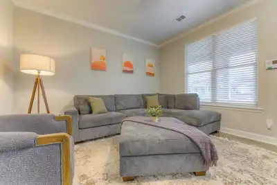 Image de Brand New Townhome - Gated, Close 2 Dt& Midtown