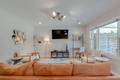 Image de Pretty & Bright - Historic Franklin Quadplex