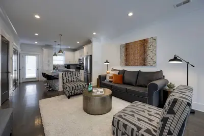 Image de Two Side-by-side Townhomes - West Nashville Luxury