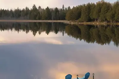Image de Quiet Lakefront Cabins on Samally Lake