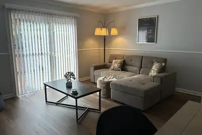 Image de Karen's Place- Centrally located near Rdu, Downtown, North Hills and more!