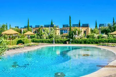 Image de Maison de vacances Supérieure avec climatisation et baignoire balnéo
