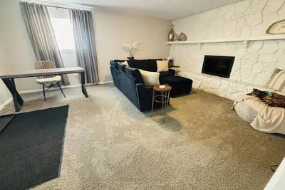 Image de Aurora-Denver Charming 2-bedroom house w private gated outside space