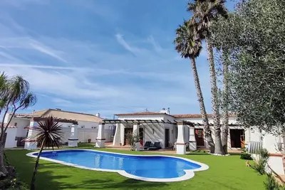 Image de Maison avec piscine a 10min des plages