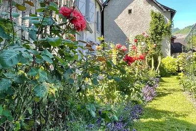Image de Maison Hirondelle - a charming village home with a peaceful garden