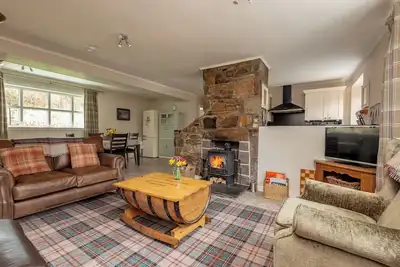 Image de Falls Cottage in Speyside on the edge of the stunning Cairngorms National Park.