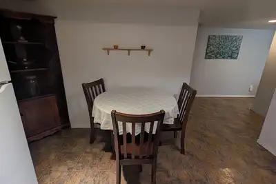 Image de The Basecamp - a cozy quaint 1-bedroom suite in Courtenay close to downtown