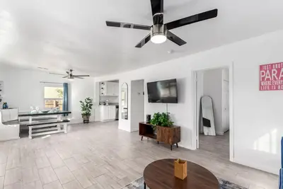 Image de Htc1 - 1922 W Jefferson St (2b)