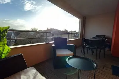 Image de Le Barbusse Superbe T3 confortable, 3lits, Terrasse, HomeCinema, à 10min de Lyon