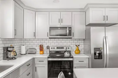 Image de Modern Escape near uptown- 3Bedroom Spacious House