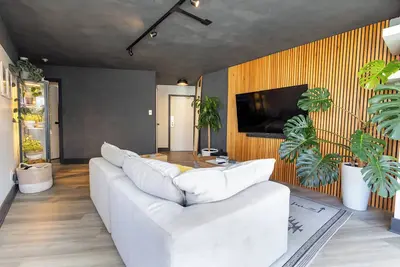 Image de Waterfront Condo - Cool, Clean, and Comfortable, Right Under the Tower