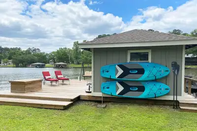 Image de Charming 4-bedroom lake house a stone's throw from beautiful Lake Sinclair