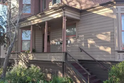 Image de Sunny 1br in Gorgeous Berkeley Victorian