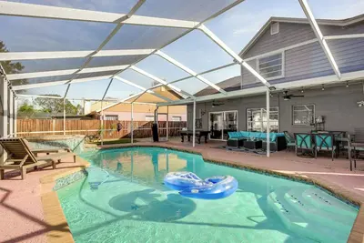 Image de 3 Mi to Marina: Riverview Family Home w/ Lanai!