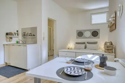 Image de Apartment for 2 people, centrally located with garage and garden