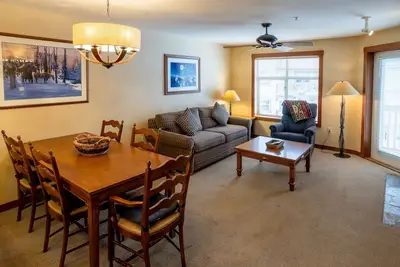 Image de New! 3413 - One Bedroom + Den Standard Powderhorn Lodge