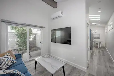 Image de Brand New Construction- 1 Bdrm Guest House- Sherman Oaks