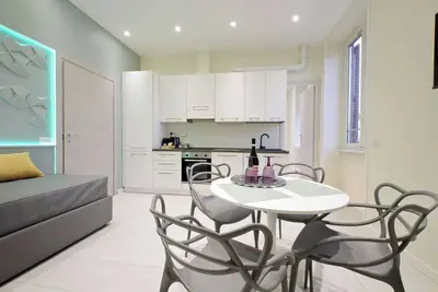 Image de Luxury Panoramic & Bright 862 ft Apartment – San Giovanni Sunset Suites, Metro A
