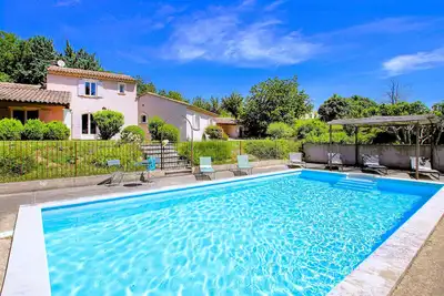 Image de Belle maison de 4 chambres à Apt