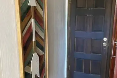 Image de Cabin with large Deck in thick Tonto Forest