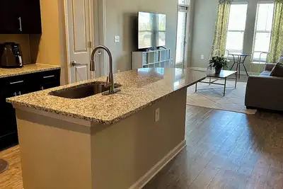 Image de 2br Chic Stay – 1. 5mi to Masters!