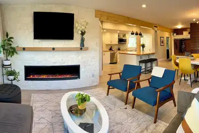 Image de White Stone Suite, 2brm, Cozy Fireplace, Open Concept, Pet-Friendly