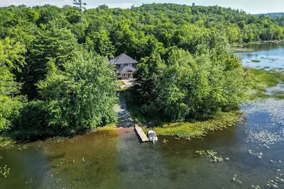 Image de Private Waterfront Cottage- A Family-Friendly Escape with fun and relaxation