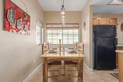 Image de Cozy and convenient Condo