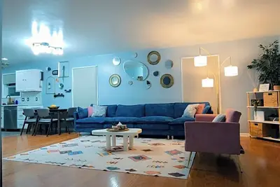 Image de Charming 3-bedroom house in Detroit with theater room, gaming consoles & Gym