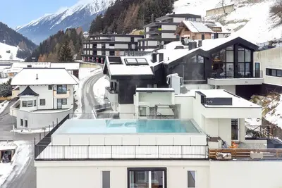 Image de Appartement luxe avec piscine - Adulte Only