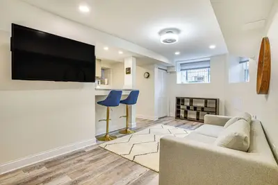 Image de 1 Mi to University of Chicago: Urban Escape!