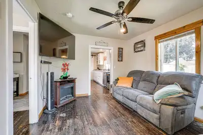 Image de 3 Mi to University of Oregon: Cozy Home
