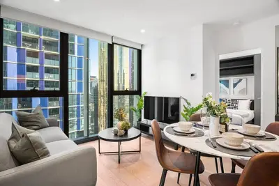 Image de Stunning 2br Apartment in Melb Cbd w/ Pool and Gym