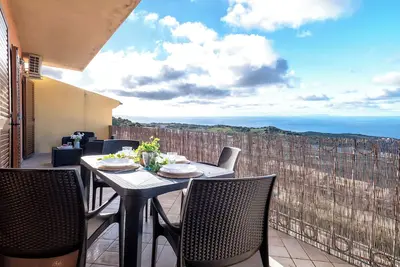 Appartement 'Costiero' avec vue sur la mer, terrasse privée et climatisation