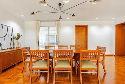 Image de Spacious 4-bedroom Penthouse. 8 min to Bts. Next to Emsphere. Elevator+Wheelchair