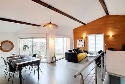 Image de Les Cerisiers ~ Familiale, 5 min du centre et des thermes, idéal pour travailler