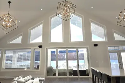 Image de Sky-View Cottage - 5 Bedroom View home with 2 kitchens