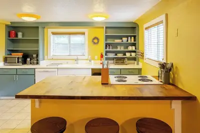 Image de 4th St. Hideaway : 2bd, Blocks to River & Downtown