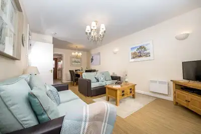 Ptarmigan Cottage in Silverglades, set beneath the majestic Cairngorm Mountains in the Cairngorms Na