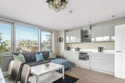 Image de Brighton Seaside Gem | Sunny, Stylish & Central