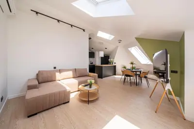 Image de New flat with free garage & Air con.