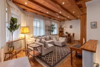 Vintage Old Town Apartment