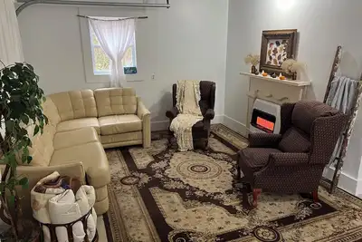 Image de Solar powered-Charming 1-Bedroom in Middlebury-Breakfast Available On Request