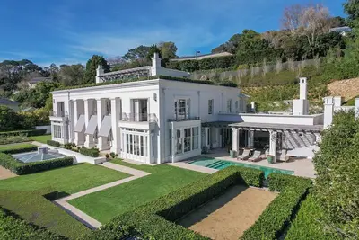 Image de Villa Canterbury - Six Chambres Villa, Couchages 12