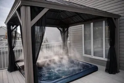 Image de Hot Tub| Patio| Netflix|Games|Fireplace|Sleeps 8
