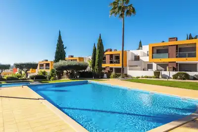 Image de Luxury apartment at walking distance of the Galé beach,