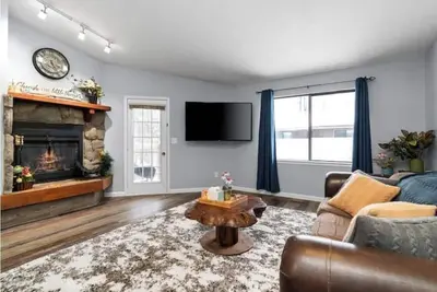 Image de Alaskana Wildlife Townhome [3]