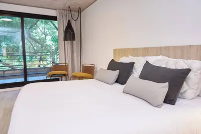 Image de Santa Eulalia: Spacious room for 5 persons