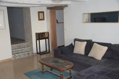 Image de maison ancienne avec jardin en centre bourg