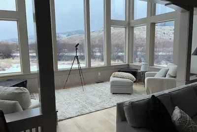 Image de The Trout House, on the Big Hole River.